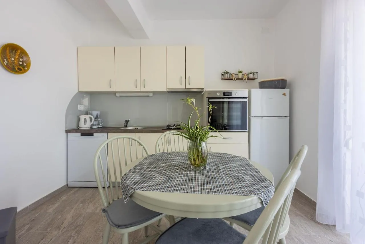 Apartment Ljubica Selce 0*,  Croatia