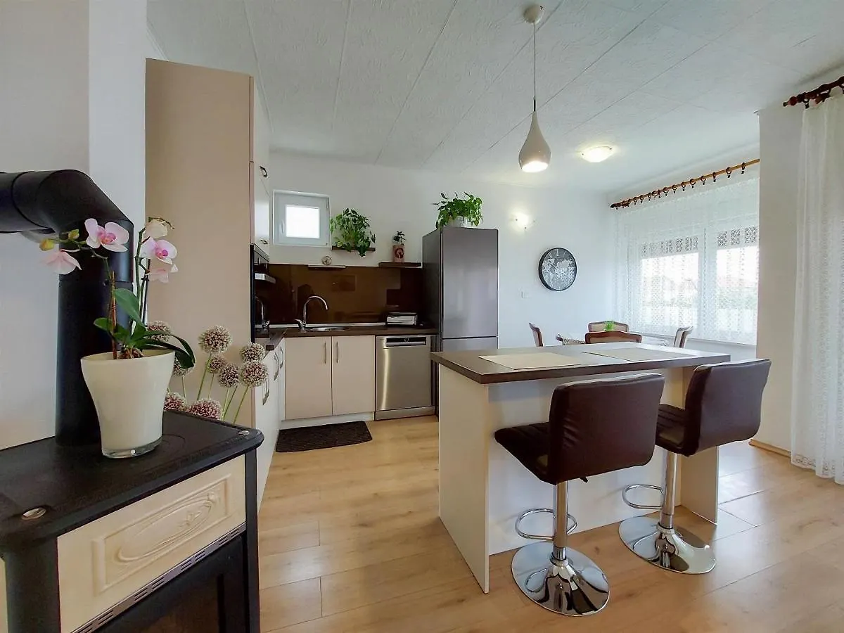 Apartment Ljubica Selce