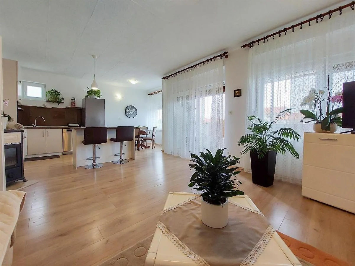 Apartment Ljubica Selce Croatia